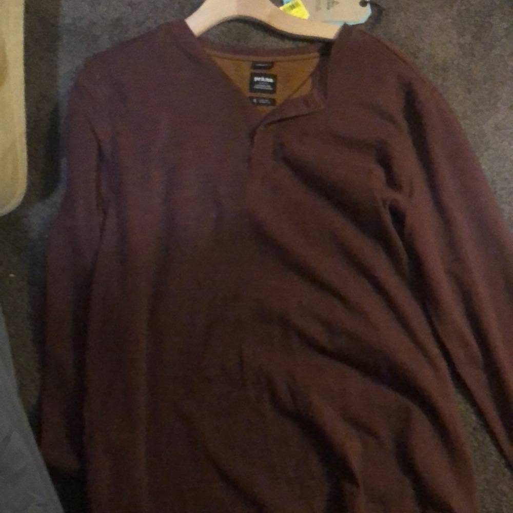 Prana Brown V-Neck Shirt Classic Design